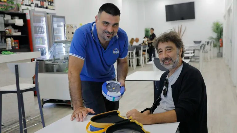 Una Segunda Oportunidad: El Poder de un Desfibrilador en la Vida de Miguel